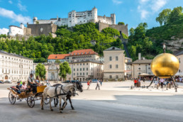 Kapitelplatz Salzburg mit Festung